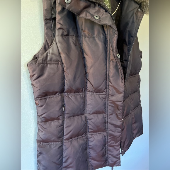 Eddie Bauer Women’s Premium Goose Down Vest Faux Fur Collar Brown Small - Picture 4 of 12